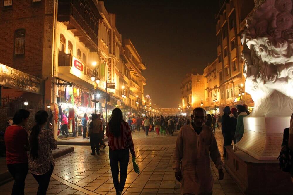 5 reasons to stay near Hall Bazar while visiting Amritsar